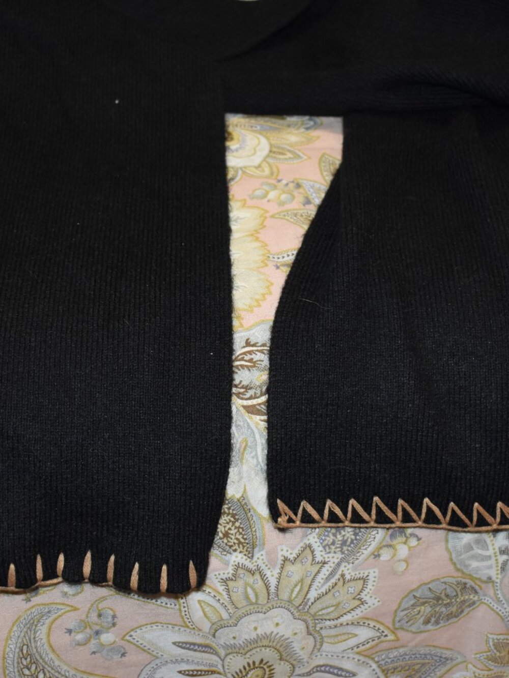 sweater - Picture 6 of 6